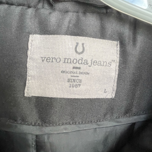 Jacket - Picture 3 of 5